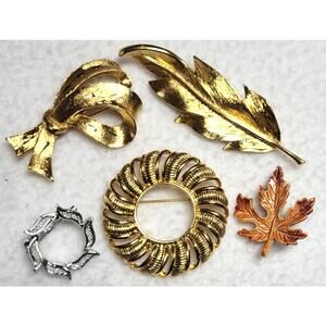 All Signed Brooches 5 Pc Lot Leaves Wreath Circle Napier JJ Gerry's Goldtone